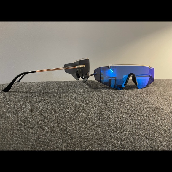 Quay Transcend Sunglasses in Blue - Picture 6 of 11